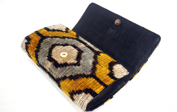 Honeycomb Clucht Bag