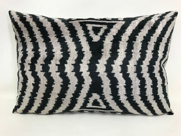 İkat Velvet Pillow Cover, 16'' x 24'' ,  Ikat Velvet Pıllow Cover